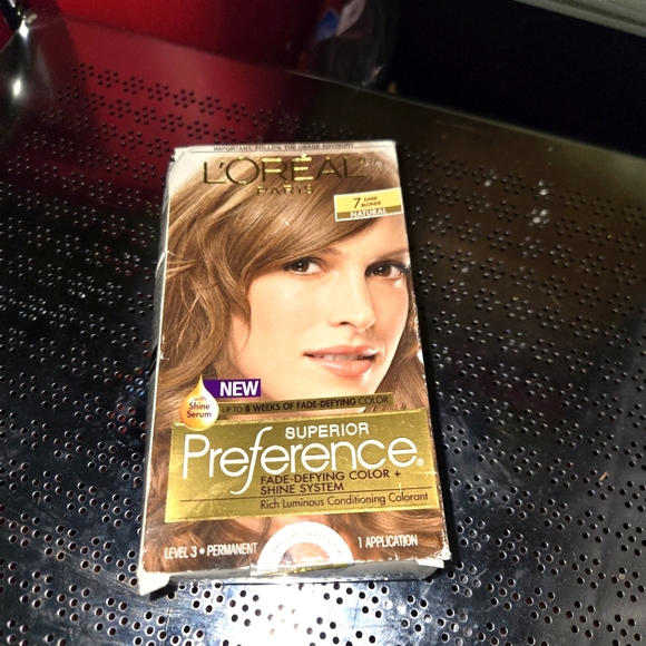 L'Oreal Paris Superior Preference Fade-Defying Hair Color, 7 Dark Blonde, 1‎ ct - Picture 1 of 2